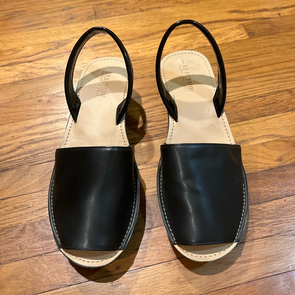 Reaction Kenneth Cole black sandals